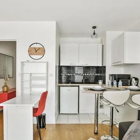Lumineux Et Confortable Parking Apartment Carrieres-sous-Poissy
